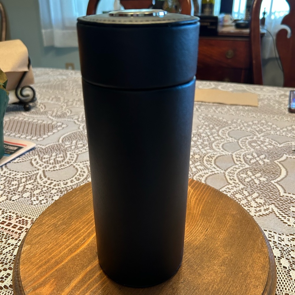 Portable Cigar Humidor - Picture 4 of 4